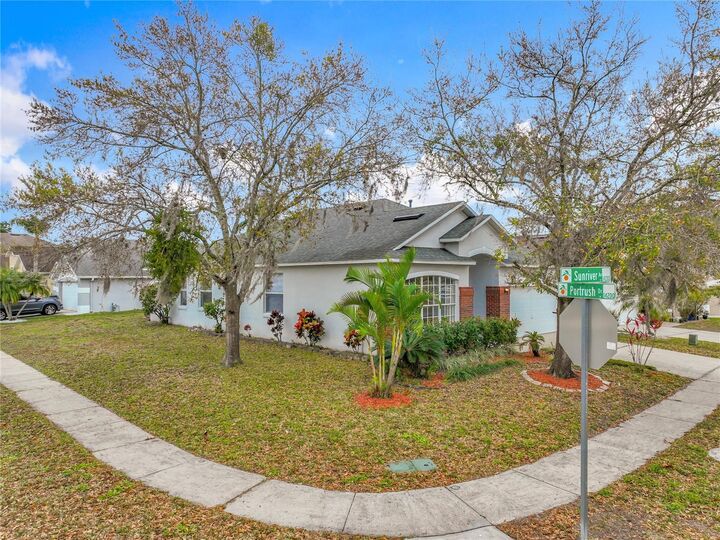 Property Photo:  14230 Sunriver Avenue  FL 32828 