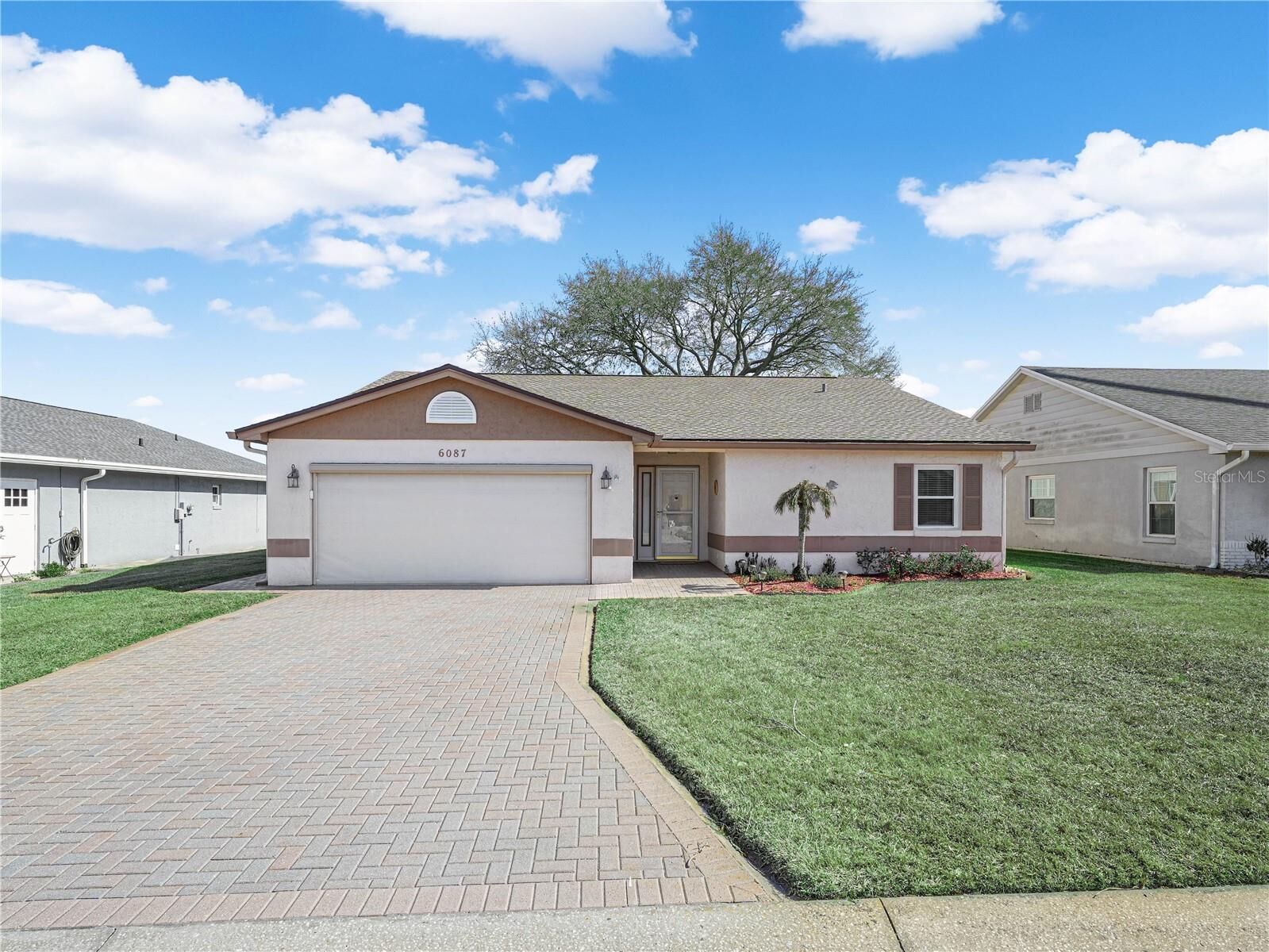 Property Photo:  6087 Seagull Lane  FL 33809 