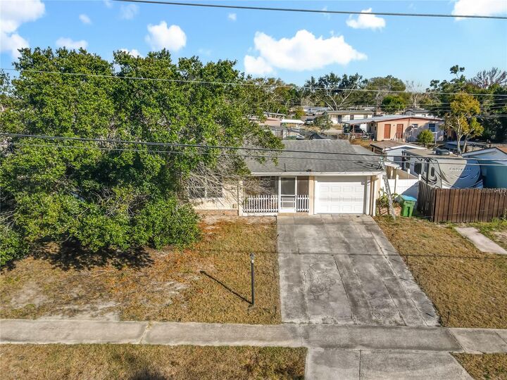 Property Photo:  1429 E Lombardy Drive  FL 32725 