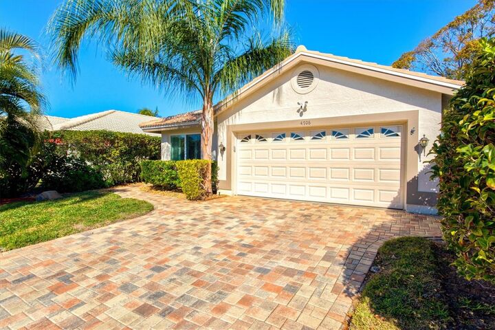 Property Photo:  4706 Dundee Drive  FL 34210 