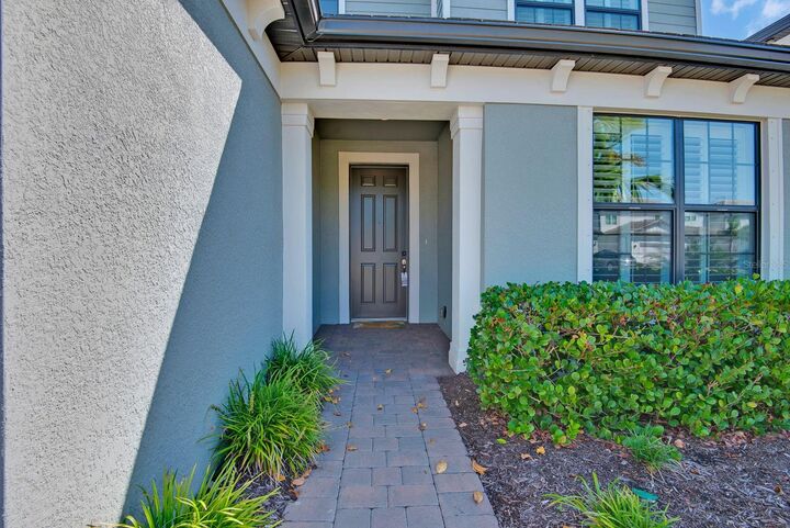 Property Photo: 16320 Hidden Oak Loop FL 34211