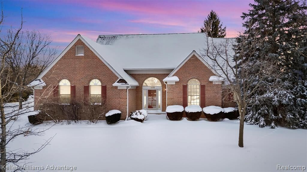 Property Photo:  2850 Santia Drive  MI 48085 3983 