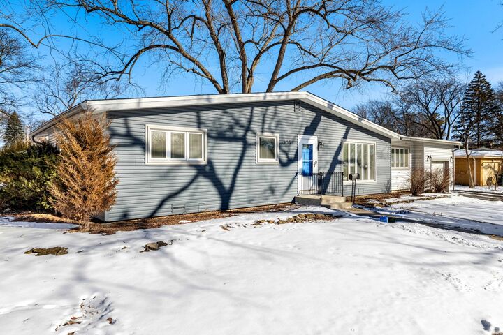 Property Photo: 648 E Lincoln Street IL 60074