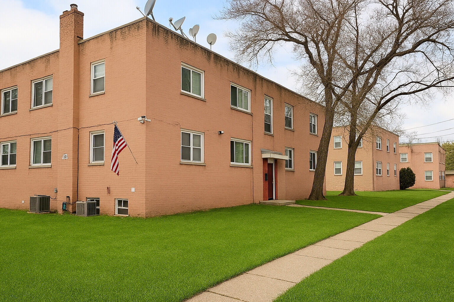 Property Photo:  2444 W Berwyn Avenue 1N  IL 60625 