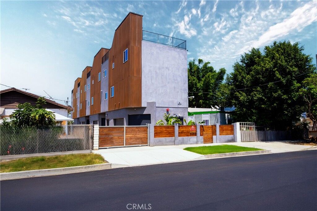 Property Photo:  1625 W 227 Street  CA 90501 