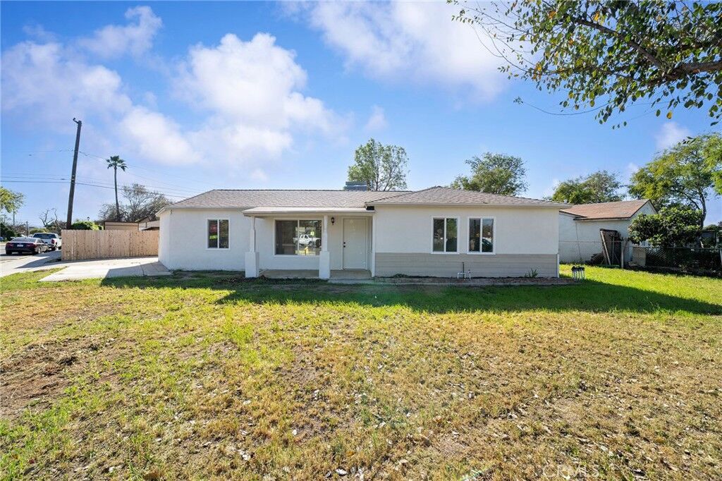 Property Photo:  8326 Greenpoint  CA 92503 