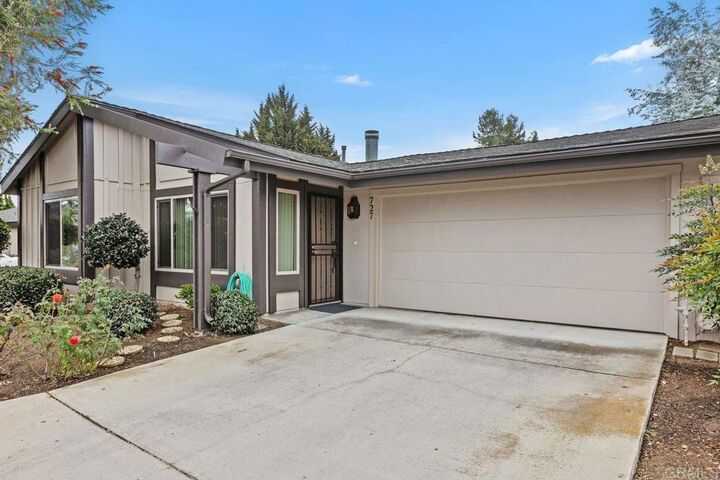 Property Photo:  727 Nob Circle  CA 92084 