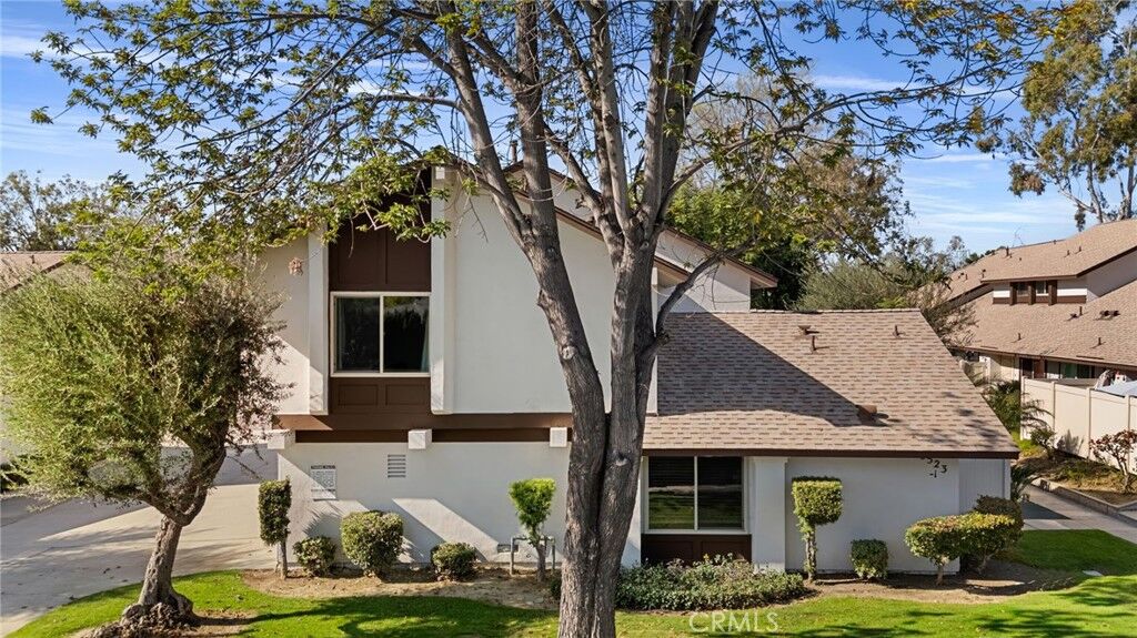 Property Photo:  5523 Pioneer Boulevard 30  CA 90601 