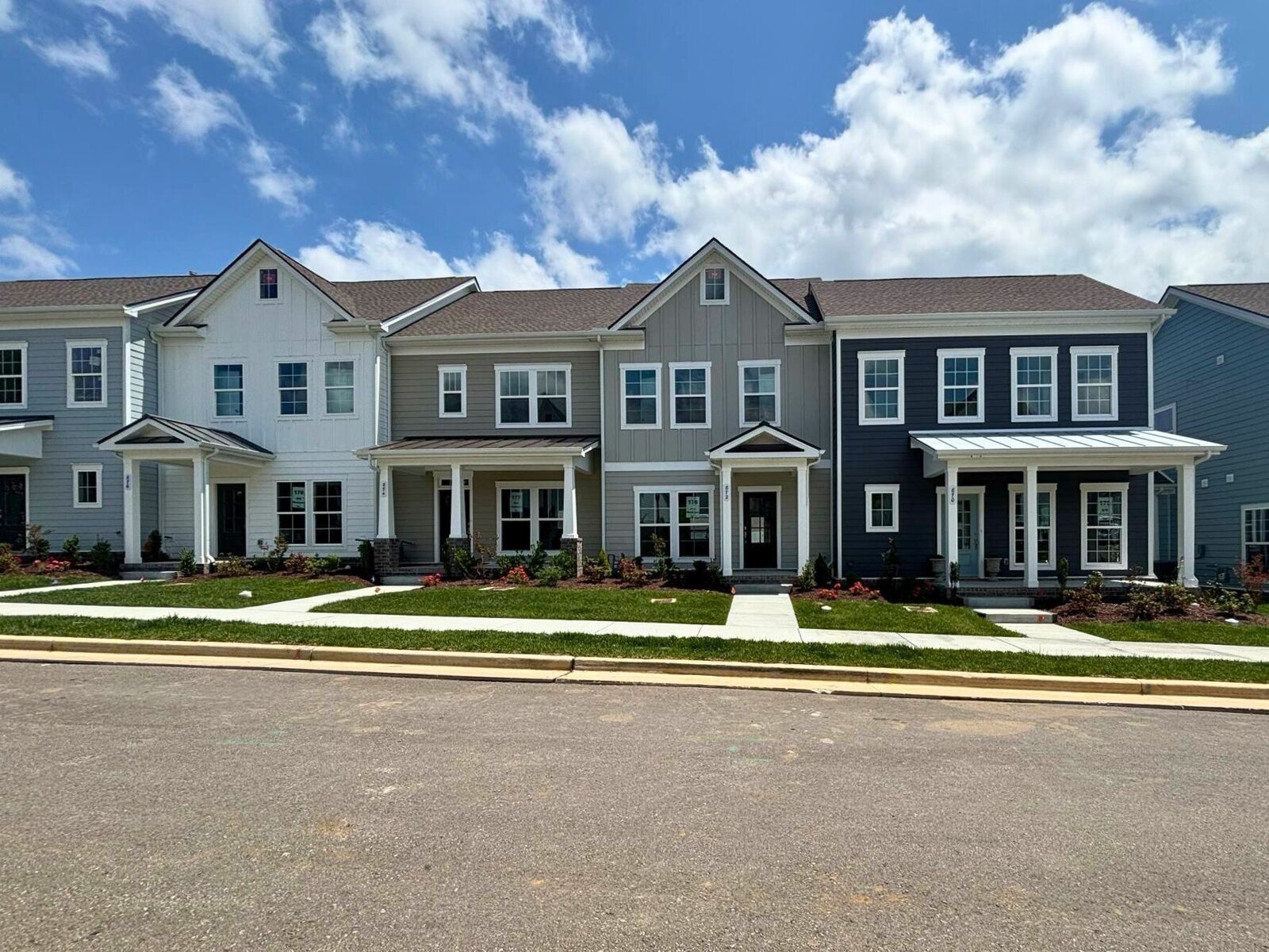 Property Photo:  872 Westcott Ln  TN 37013 