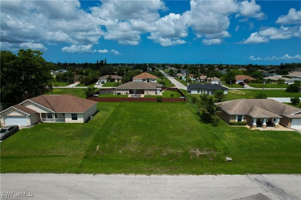 Property Photo:  1030 NE 3rd Avenue  FL 33909 