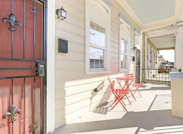 Property Photo:  2105 07 Arts Street  LA 70117 