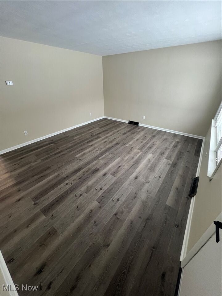 Property Photo:  653 Chapel Lane  OH 44405 