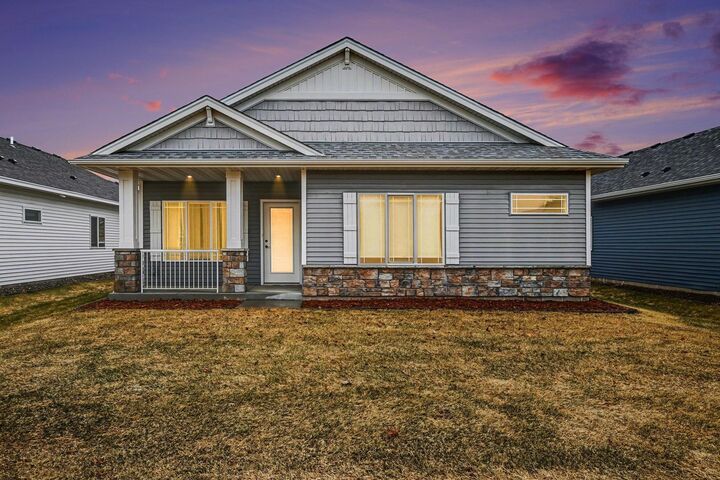 Property Photo:  825 Golden Way NW  MN 55040 