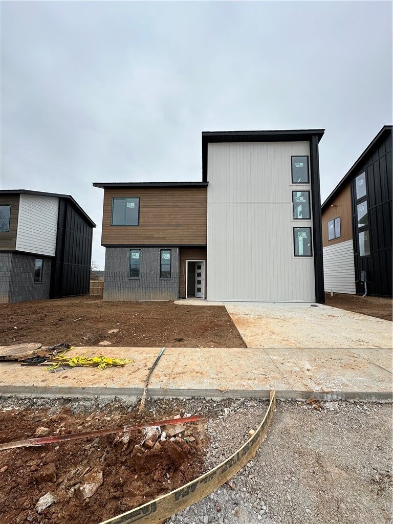 Property Photo:  2402 S 27th Street  AR 72758 