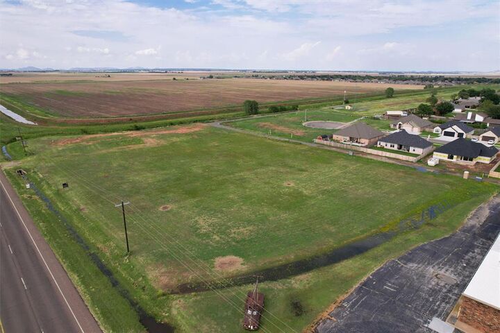 Property Photo:  3306 N Main Street  OK 73521 