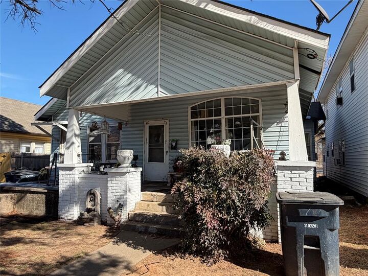 Property Photo: 709 N Broadway OK 74801