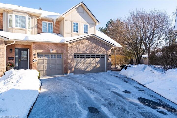 Property Photo:  1050 Grand Boulevard 16  ON L6H 2S5 