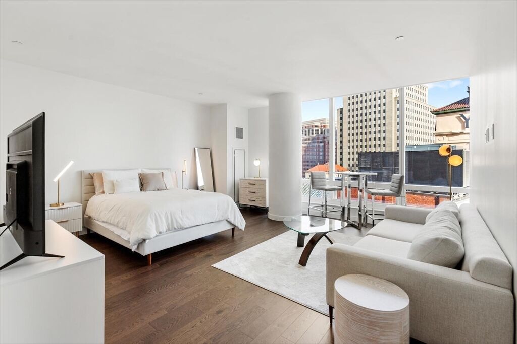 Property Photo: 430 Stuart St 1518 MA 02116