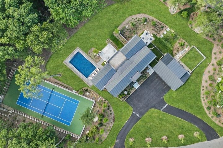 Property Photo:  286 Country Dr  MA 02493 