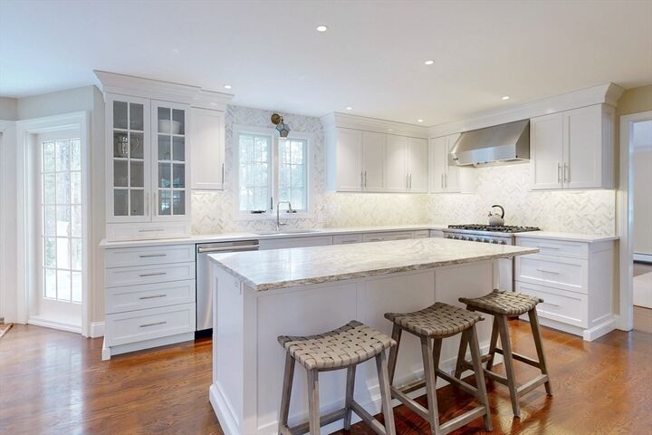 Property Photo:  1 Chestnut Ln  MA 02052 