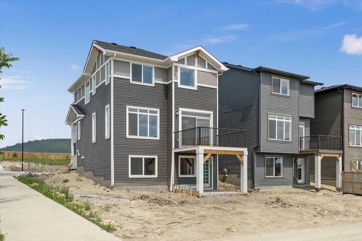 Property Photo: 4 Topaz Place AB T4C 3K2
