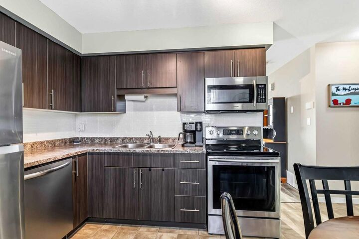 Property Photo:  711 Beacon Hill Drive 9  AB T9H 3R5 