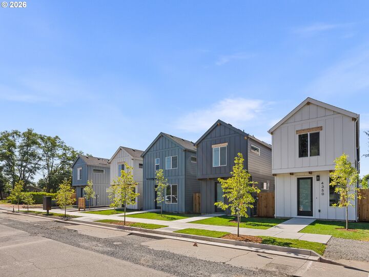 Property Photo:  4358 NE Going St  OR 97218 