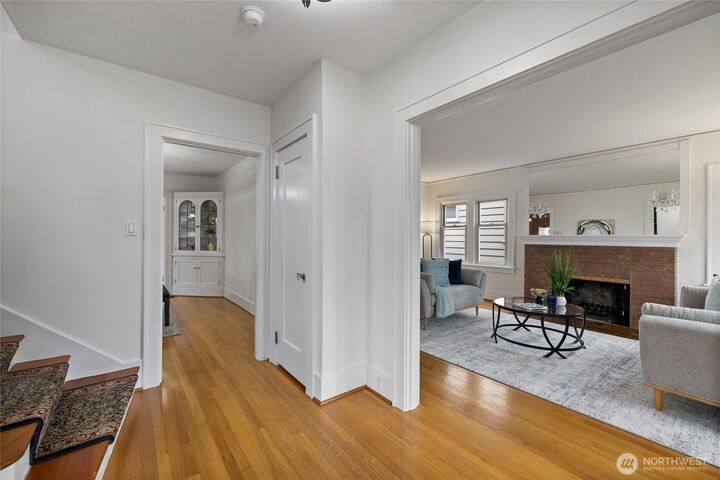 Property Photo:  510 N Yakima Avenue  WA 98403 