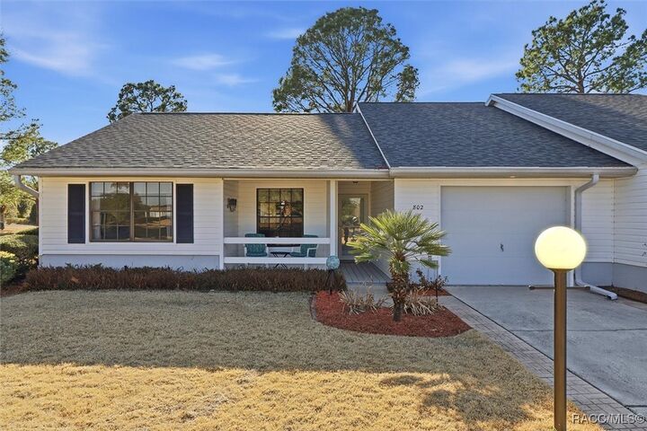 Property Photo:  802 E Hillsborough Court  FL 34442 