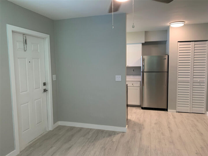 Property Photo:  4385 NE 13th Avenue  FL 33334 