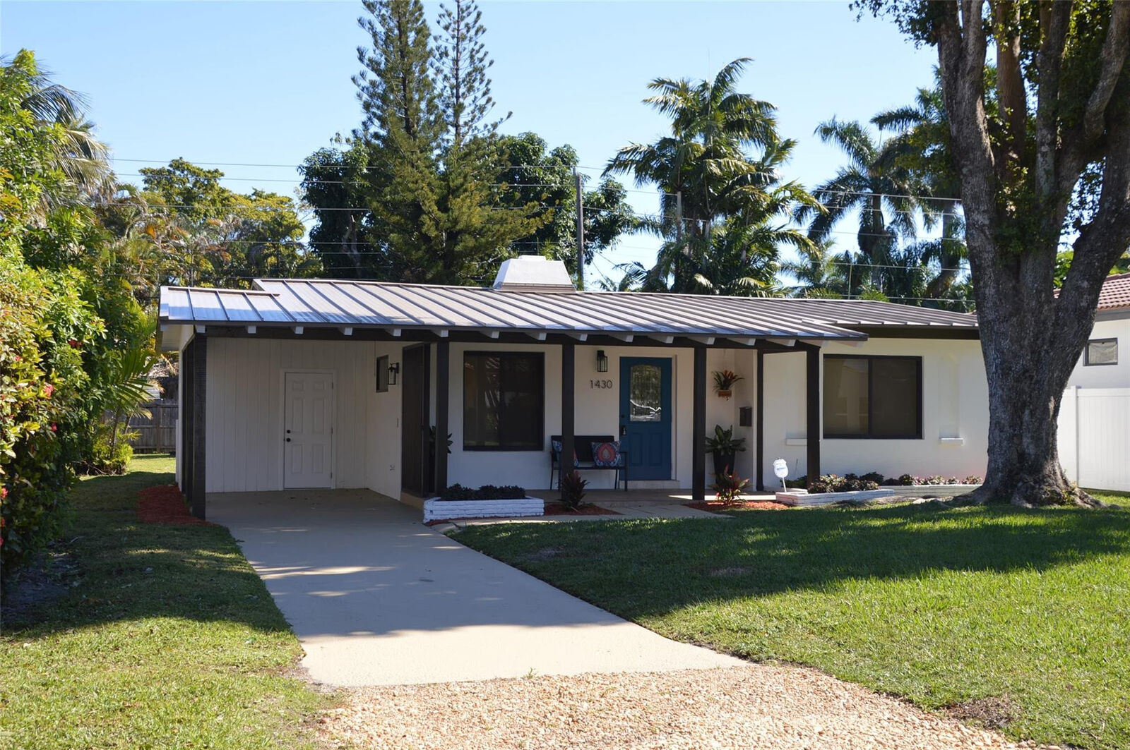 Property Photo: 1430 NE 16th Avenue FL 33304