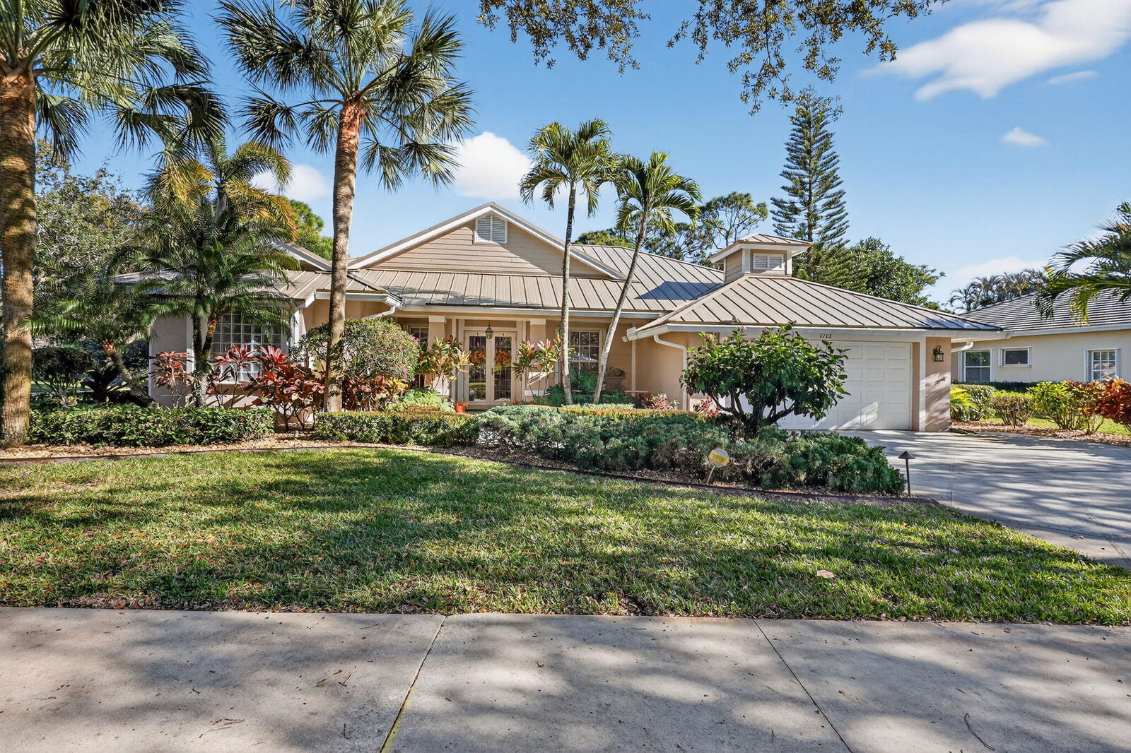 Property Photo:  7702 SE Mammoth Drive  FL 33455 