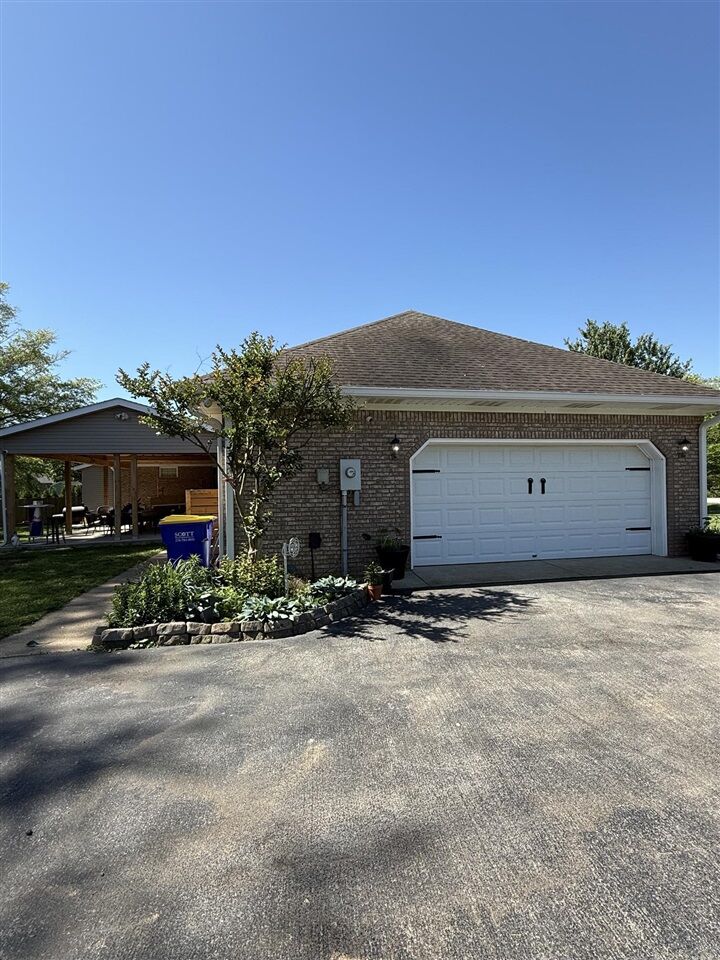 Property Photo:  1030 Hidden Springs Drive  KY 42104 