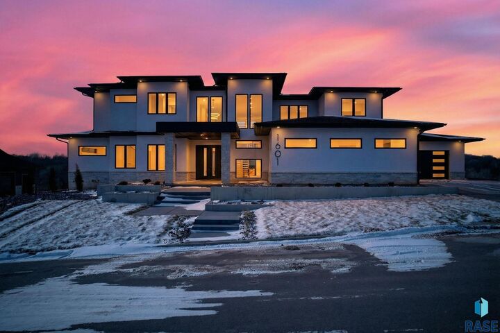 Property Photo:  1601 Scarlet Oak Trl  SD 57110 