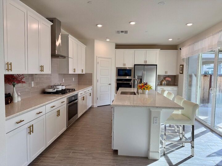 Property Photo:  5955 Vantage Street  CA 95835 