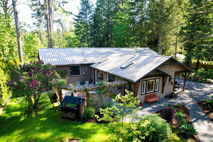 Property Photo:  1126 North Rd  BC V0R 1X3 