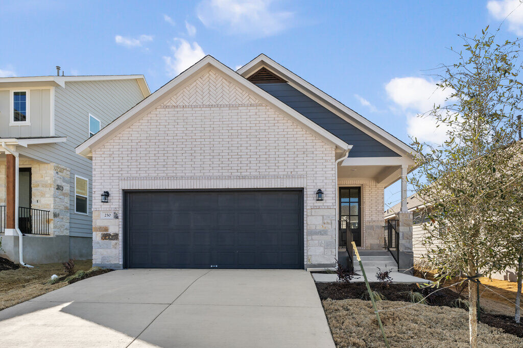 Property Photo:  250 Ranier Way  TX 78620 