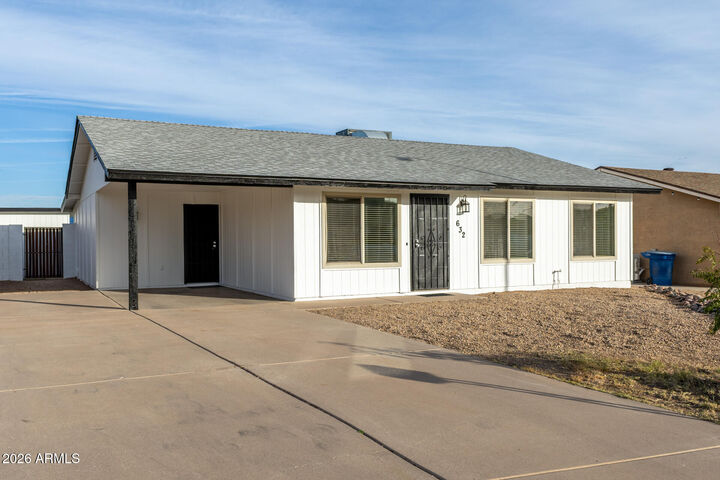 Property Photo: 632 W Julie Drive AZ 85283