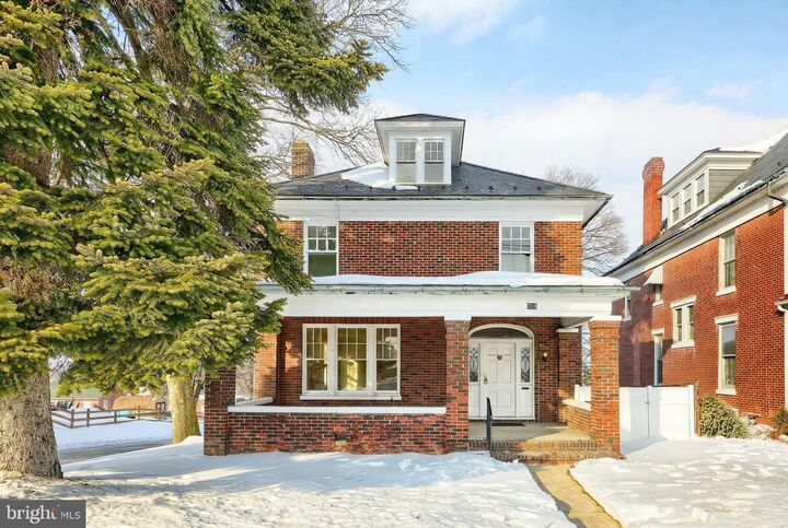 Property Photo:  501 E Main Street  PA 17313 