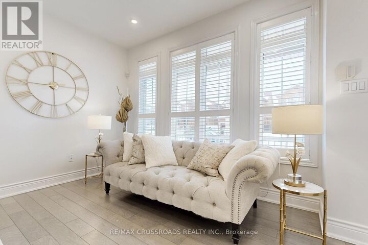 Property Photo: 23 Fontebella Avenue ON L4H 2A6