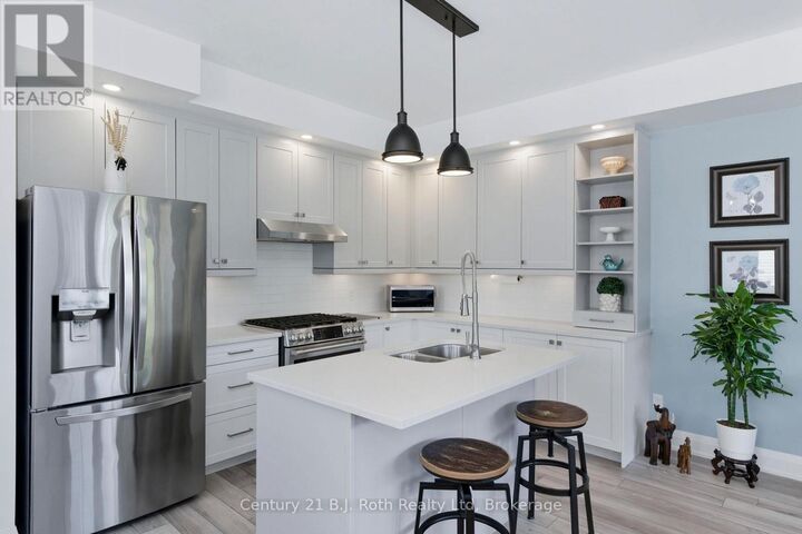 Property Photo:  67 Discovery Trail  ON L4K 0H5 