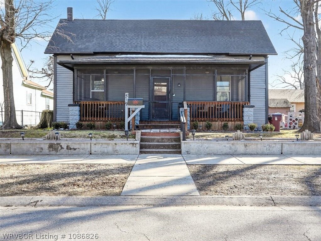 Property Photo:  519 S 17th Street  AR 72901 