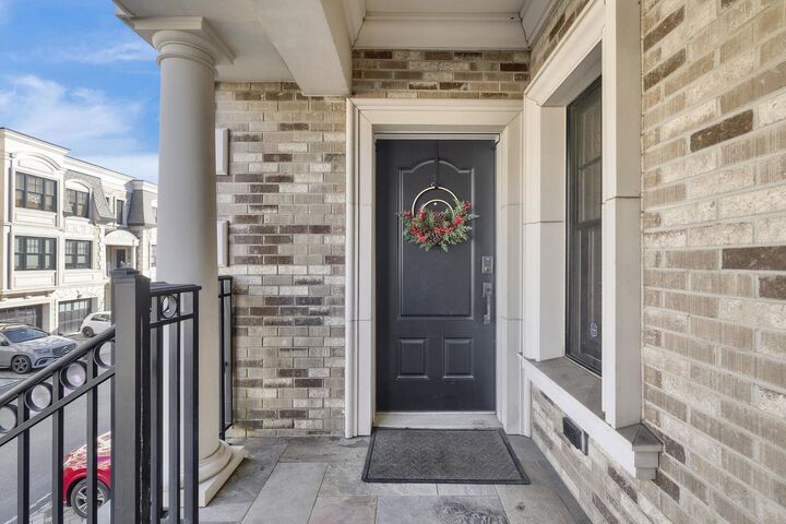 Property Photo:  44 Marquis Court  NJ 07020 