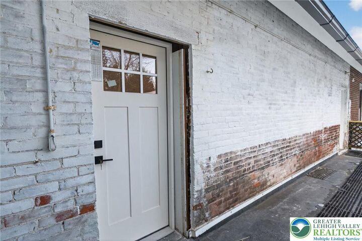 Property Photo:  3591 Station Avenue 2  PA 18034 