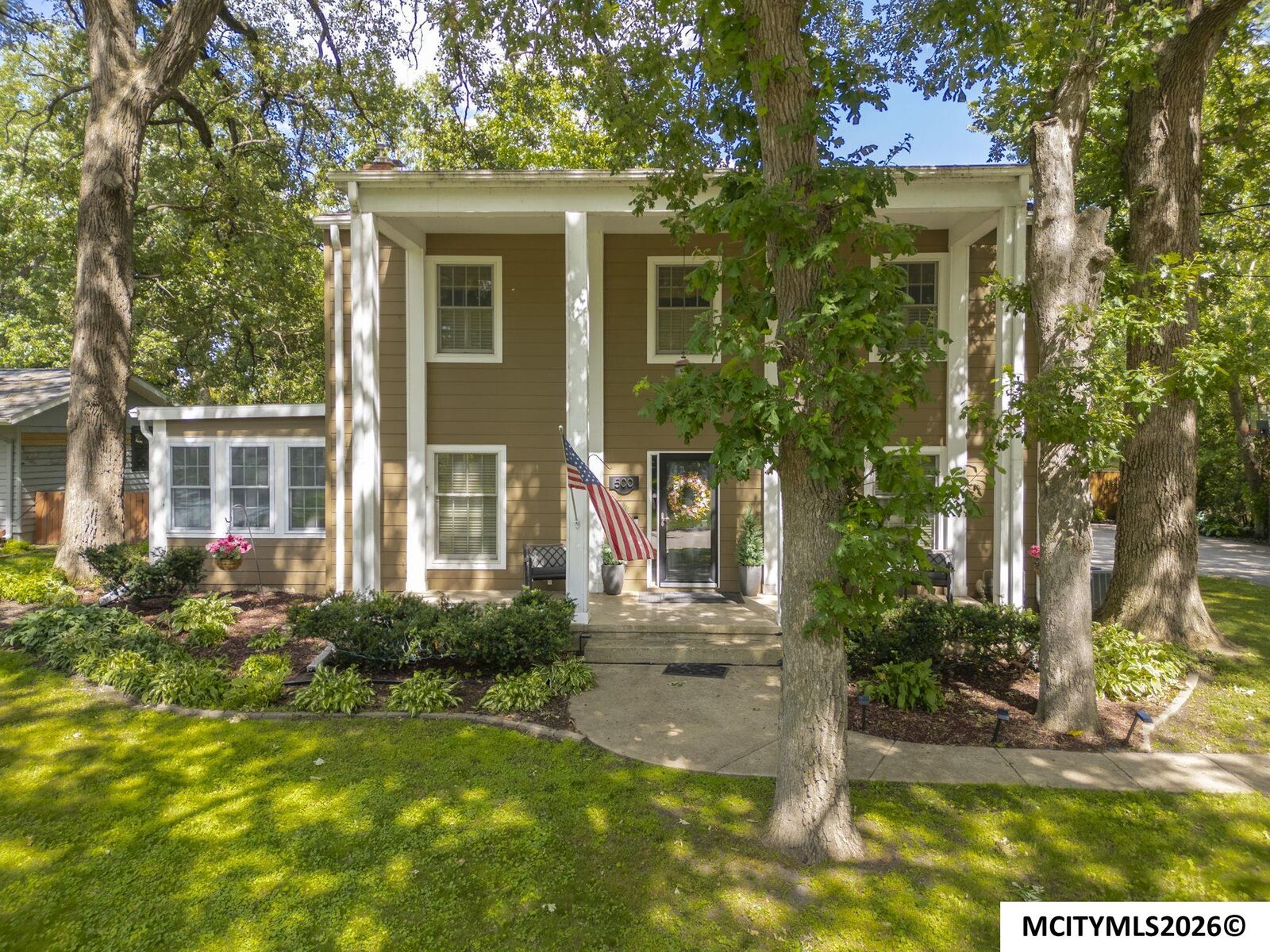 Property Photo: 500 18th St W IA 50428