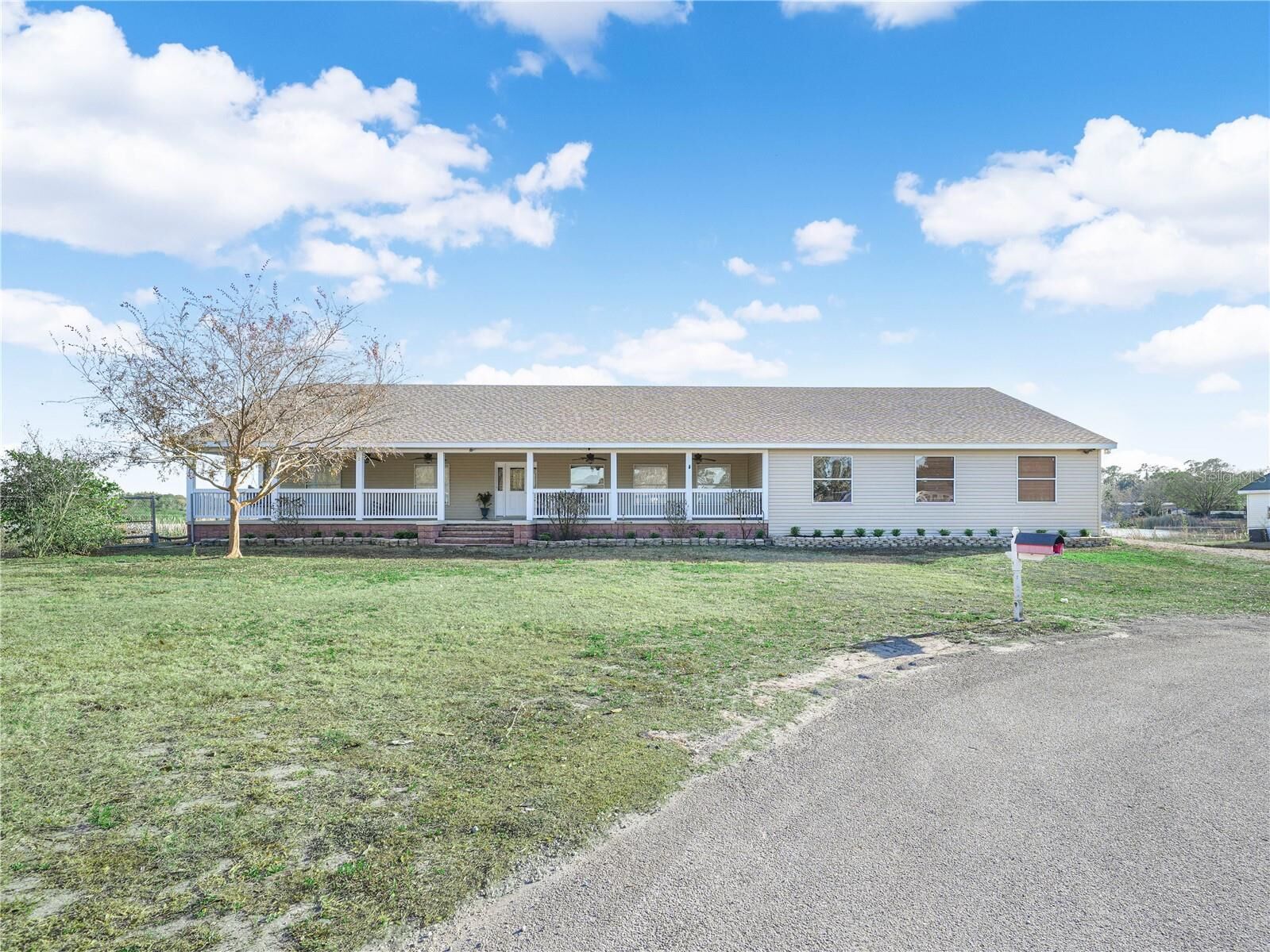 Property Photo:  124 Pangola Drive  FL 33880 