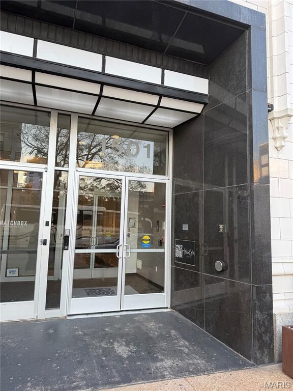 Property Photo:  1501 Locust Street 1002  MO 63103 