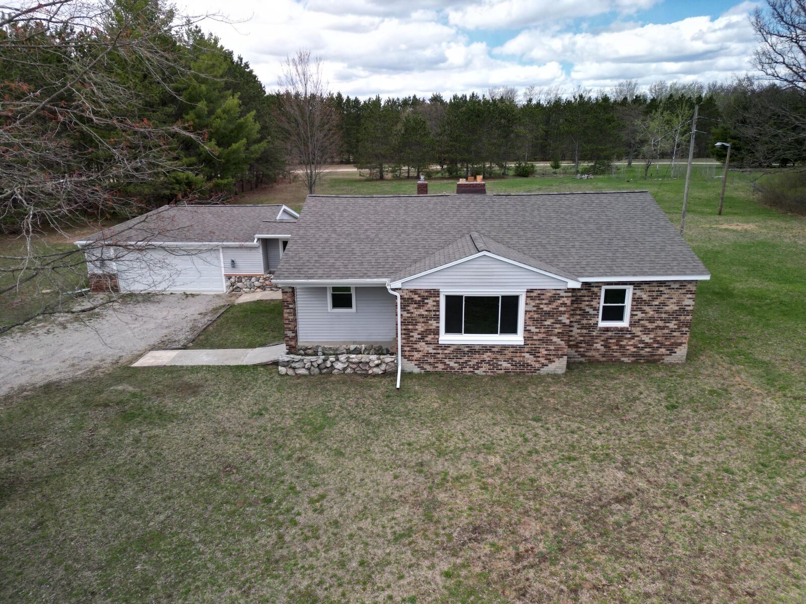 Property Photo:  1861 E Monroe Street  MI 49349 