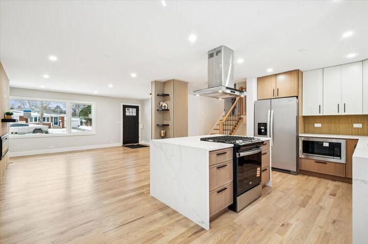 Property Photo:  730 N Wilshire Lane  IL 60004 