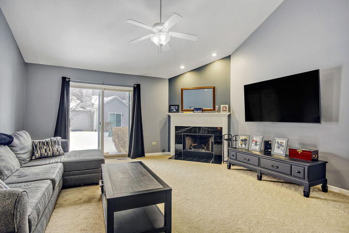 Property Photo:  2714 Lake Side Circle  IL 60431 